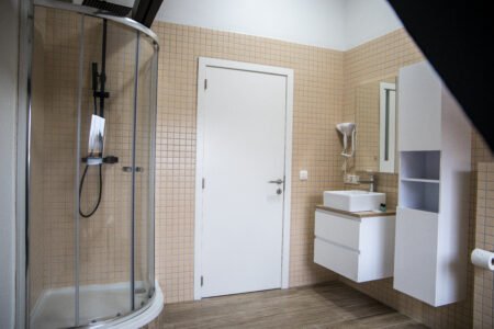 Comfortabele hotelkamer met airco bij GUZY Hotel Lier