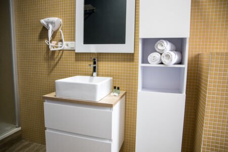 Comfortabele hotelkamer met airco bij GUZY Hotel Lier