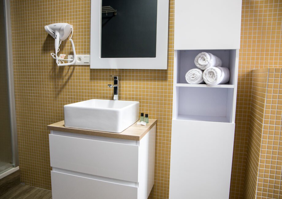 Comfortabele hotelkamer met airco bij GUZY Hotel Lier