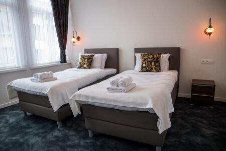 Comfortabele hotelkamer met airco bij GUZY Hotel Lier