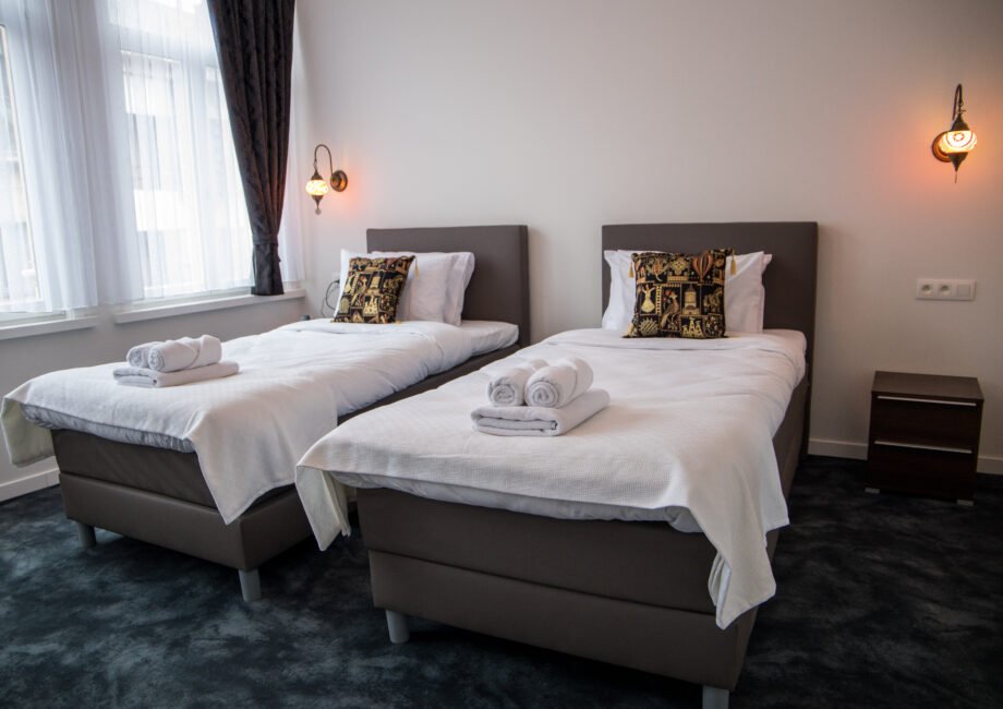 Comfortabele hotelkamer met airco bij GUZY Hotel Lier