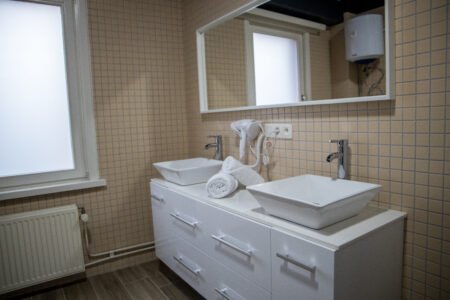 Comfortabele hotelkamer met airco bij GUZY Hotel Lier