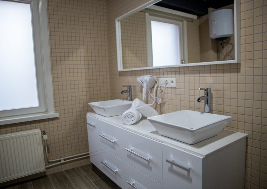 Comfortabele hotelkamer met airco bij GUZY Hotel Lier
