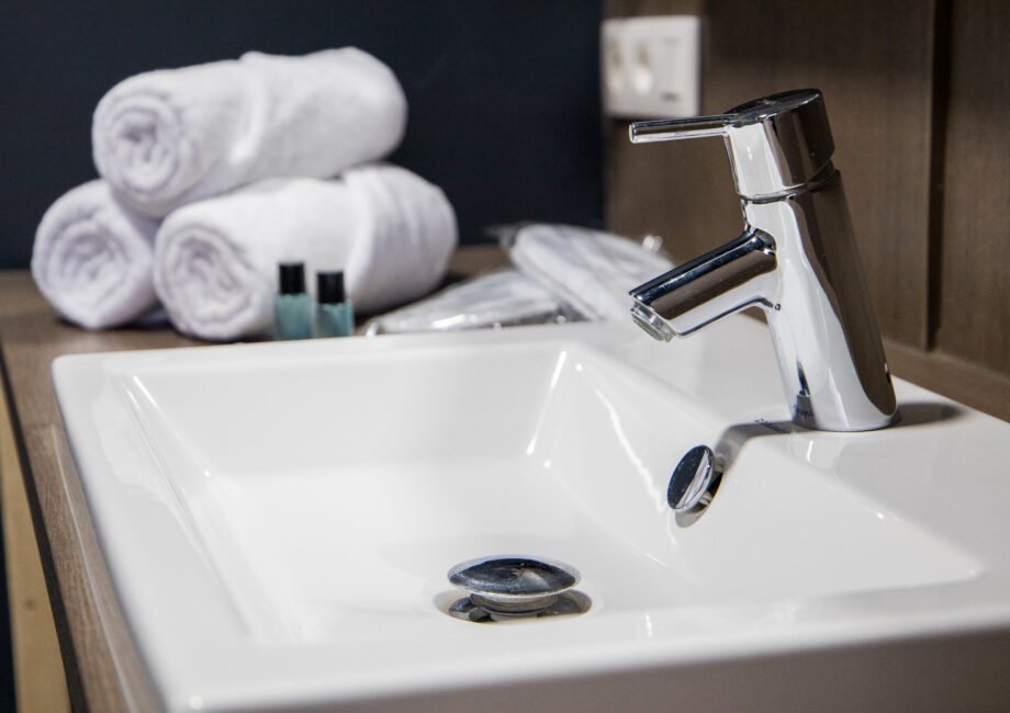 Comfortabele hotelkamer met airco bij GUZY Hotel Lier
